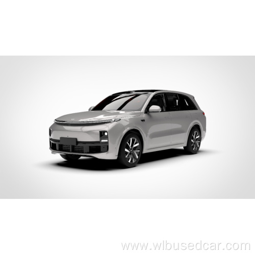 Intelligent Luxury Midsize SUV Silver L8 max